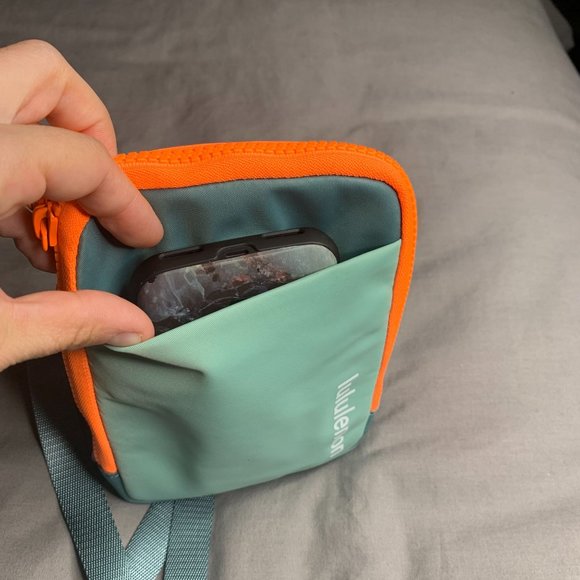 Lululemon Easy Access Crossbody Bag NWT O/S (ATGN/TIDT) Orange Green - Picture 12 of 13